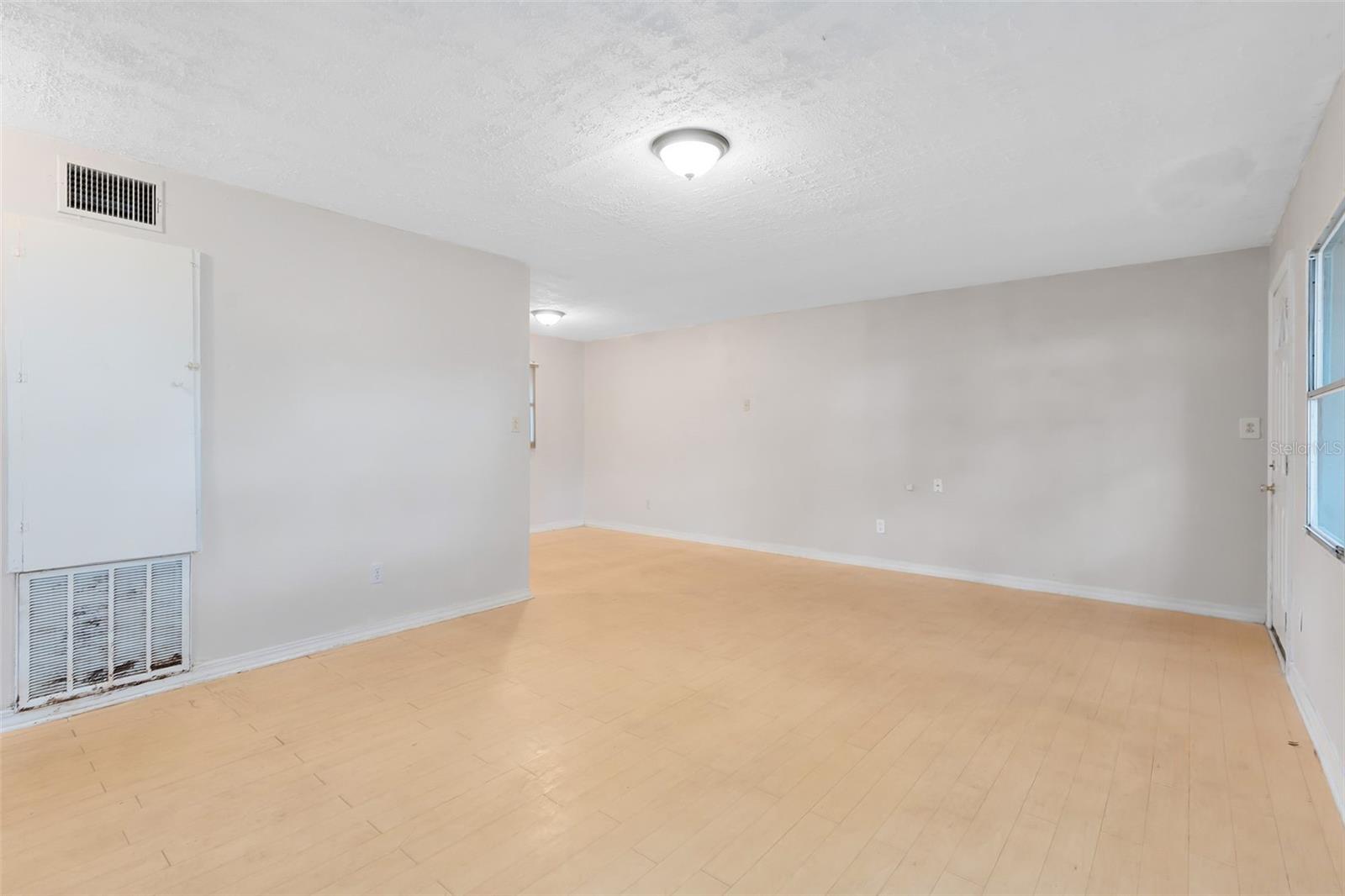 226 S APOLLO DR, APOPKA, FL, 32703