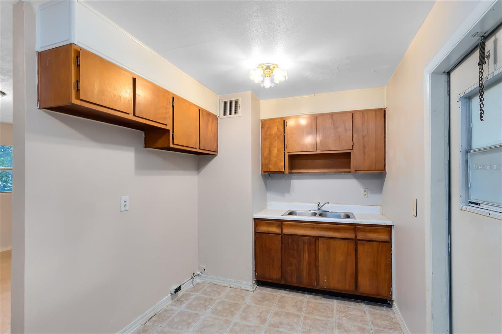 226 S APOLLO DR, APOPKA, FL, 32703