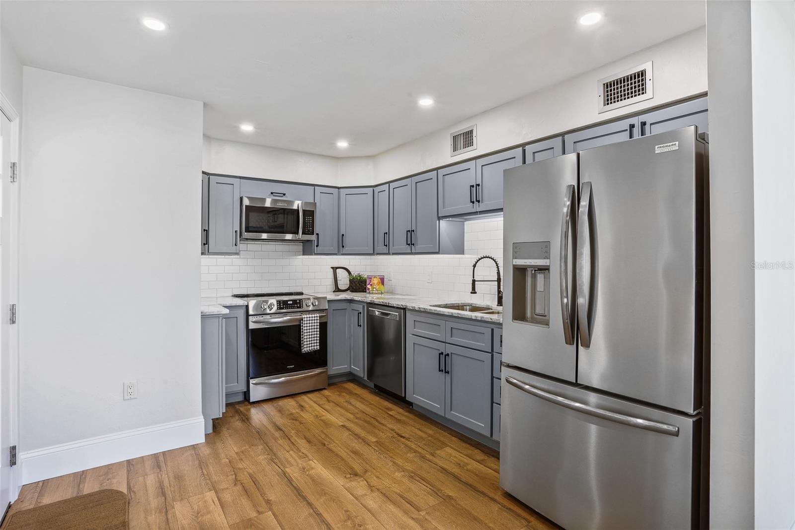 282 RILEY LAKE DR, HAWTHORNE, FL, 32640