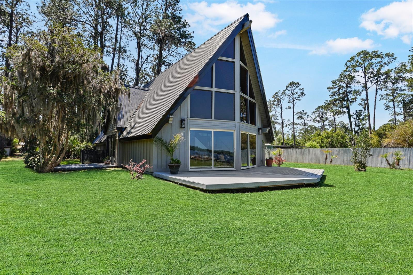 282 RILEY LAKE DR, HAWTHORNE, FL, 32640