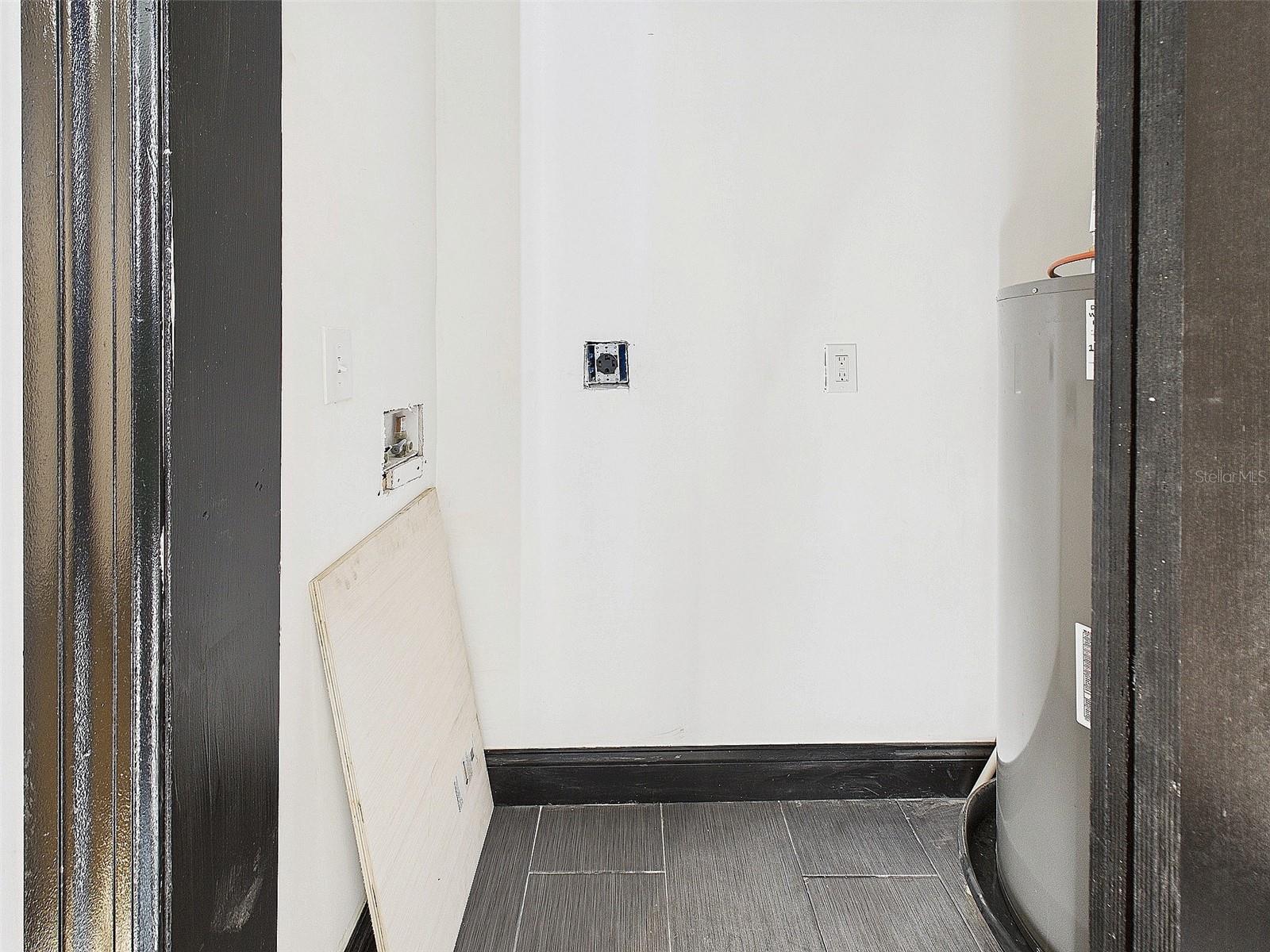 1221 E EMMA ST, TAMPA, FL, 33603