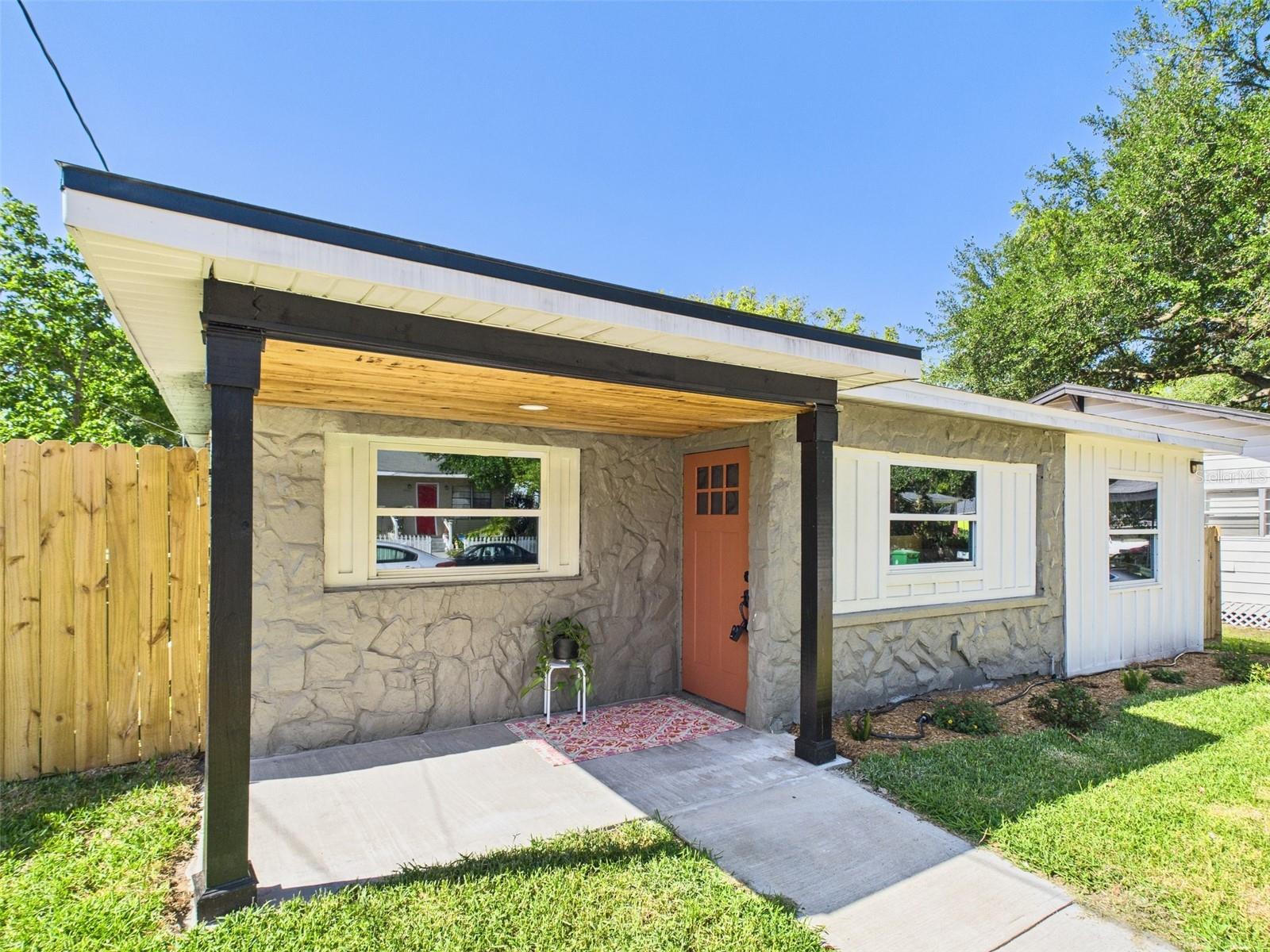 1221 E EMMA ST, TAMPA, FL, 33603