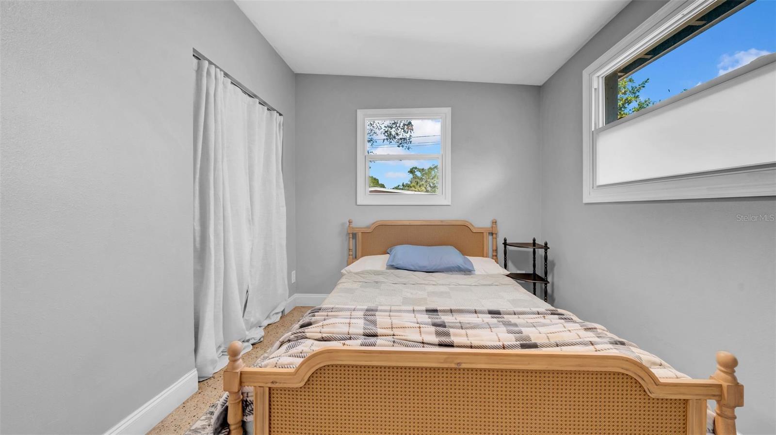 5601 CEDAR ST NE, ST PETERSBURG, FL, 33703