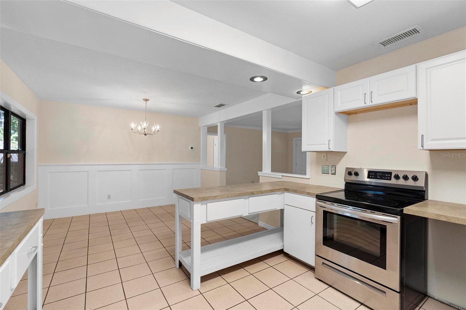 825 BALTIMORE DR, ORLANDO, FL, 32810