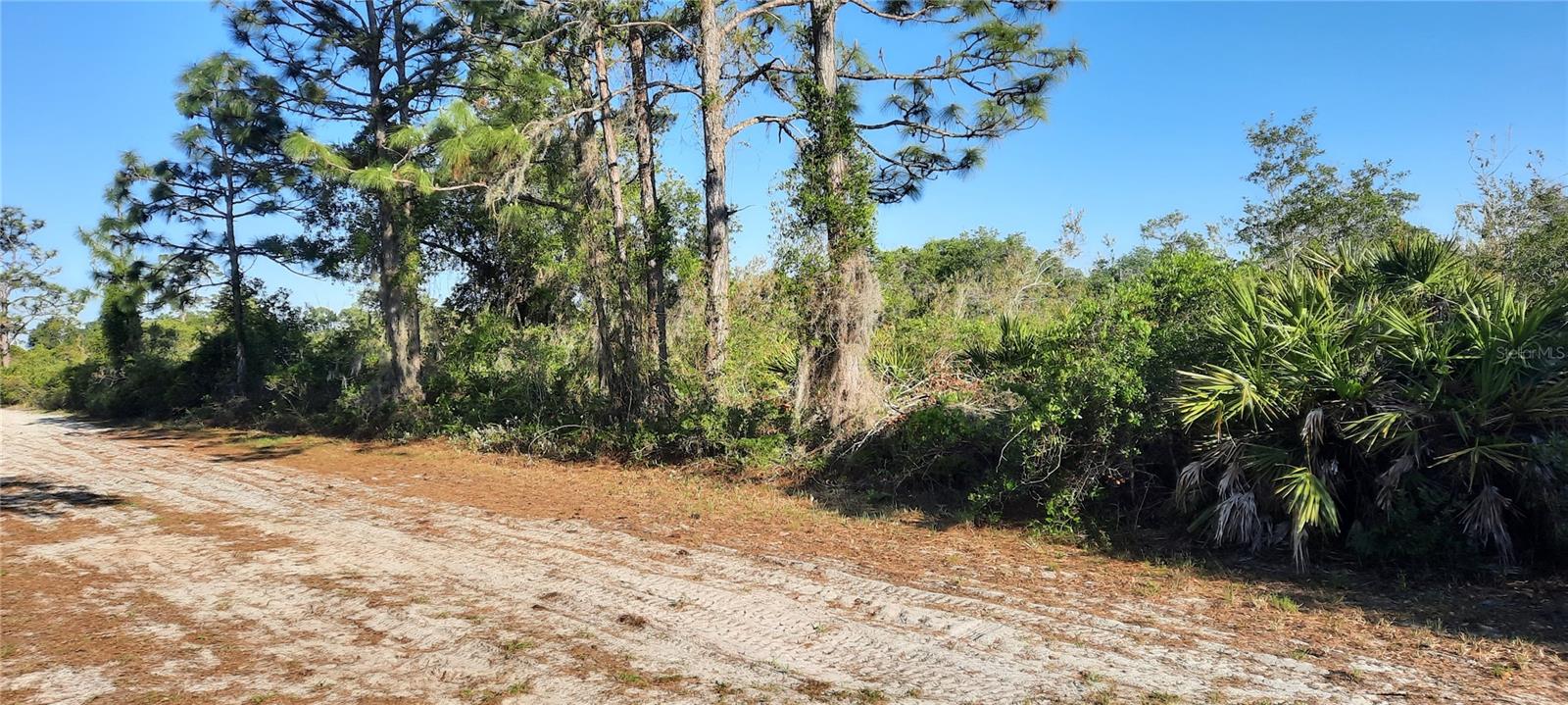 911 BOUGAINVILLE DR, INDIAN LAKE ESTATES, FL, 33855