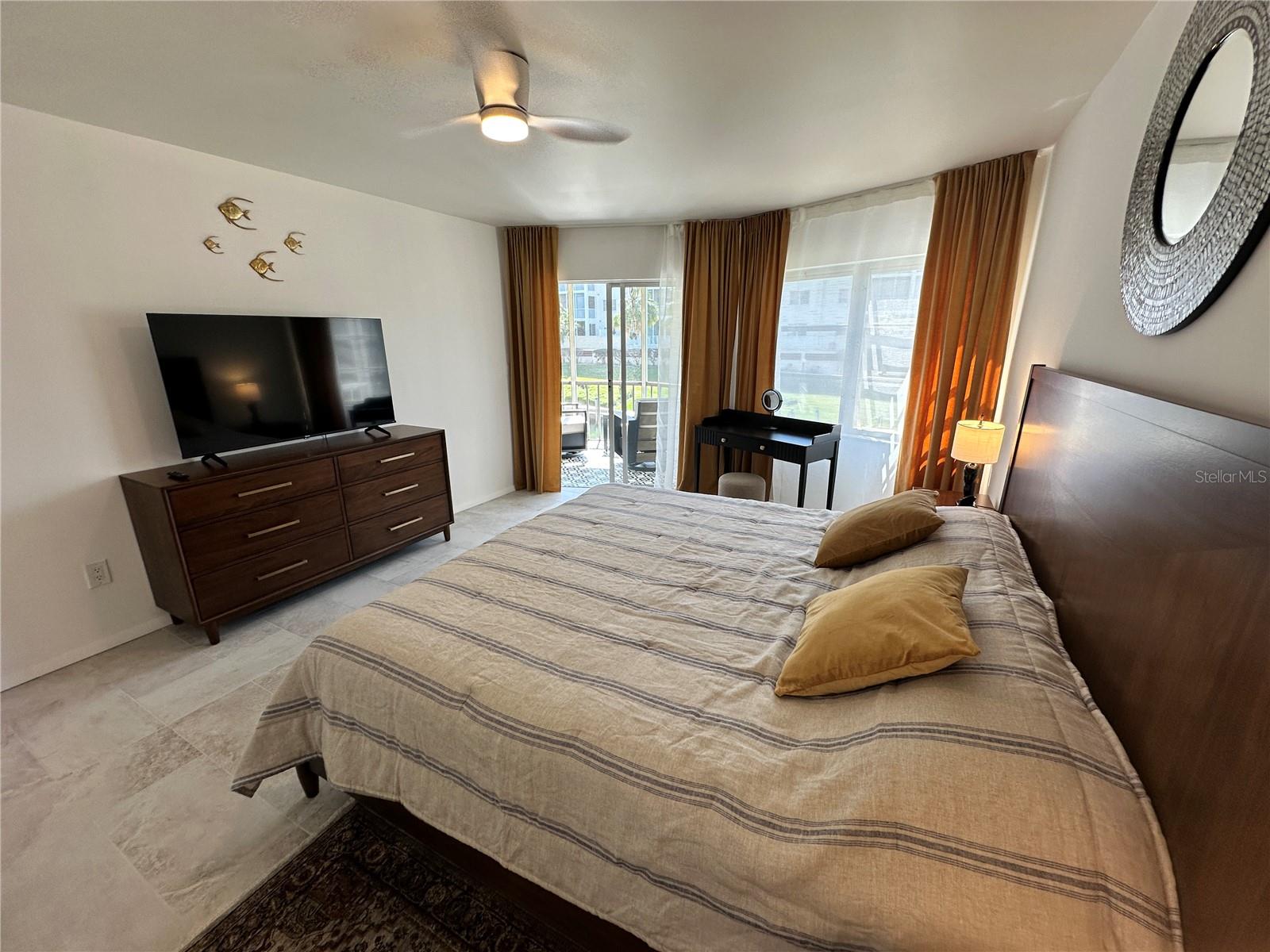 1300 N PORTOFINO DR #205, SARASOTA, FL, 34242