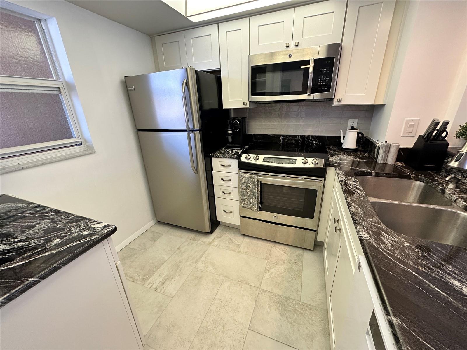 1300 N PORTOFINO DR #205, SARASOTA, FL, 34242