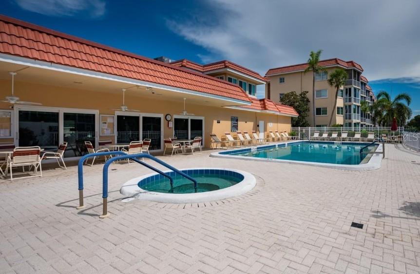 1300 N PORTOFINO DR #205, SARASOTA, FL, 34242