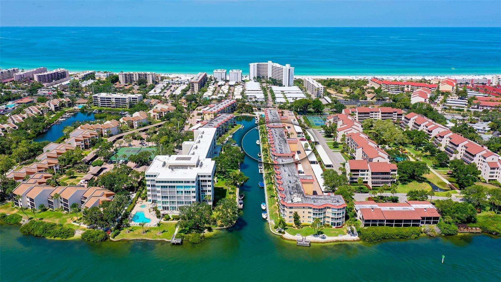 1300 N PORTOFINO DR #205, SARASOTA, FL, 34242