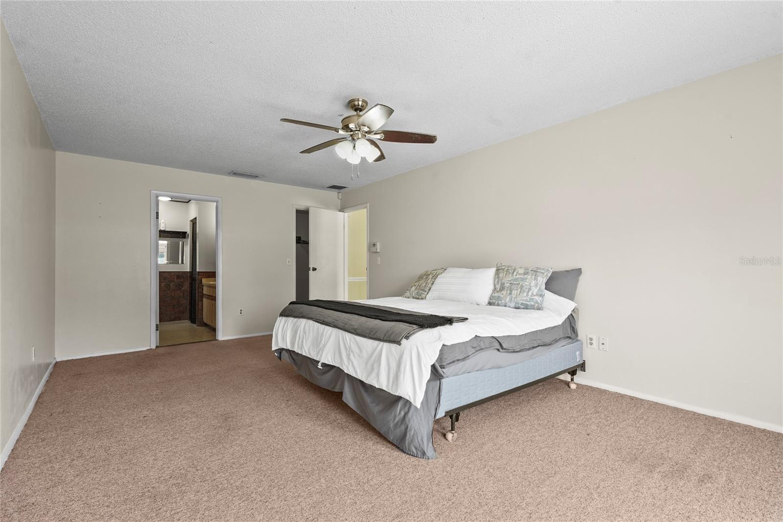 2219 LOCKWOOD MEADOWS CIR, SARASOTA, FL, 34234