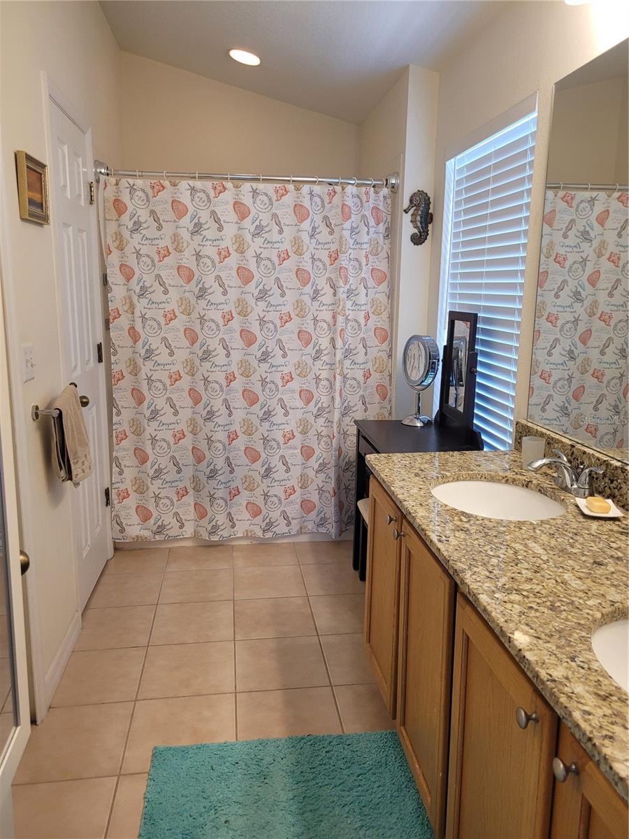 584 52ND AVE N, ST PETERSBURG, FL, 33703