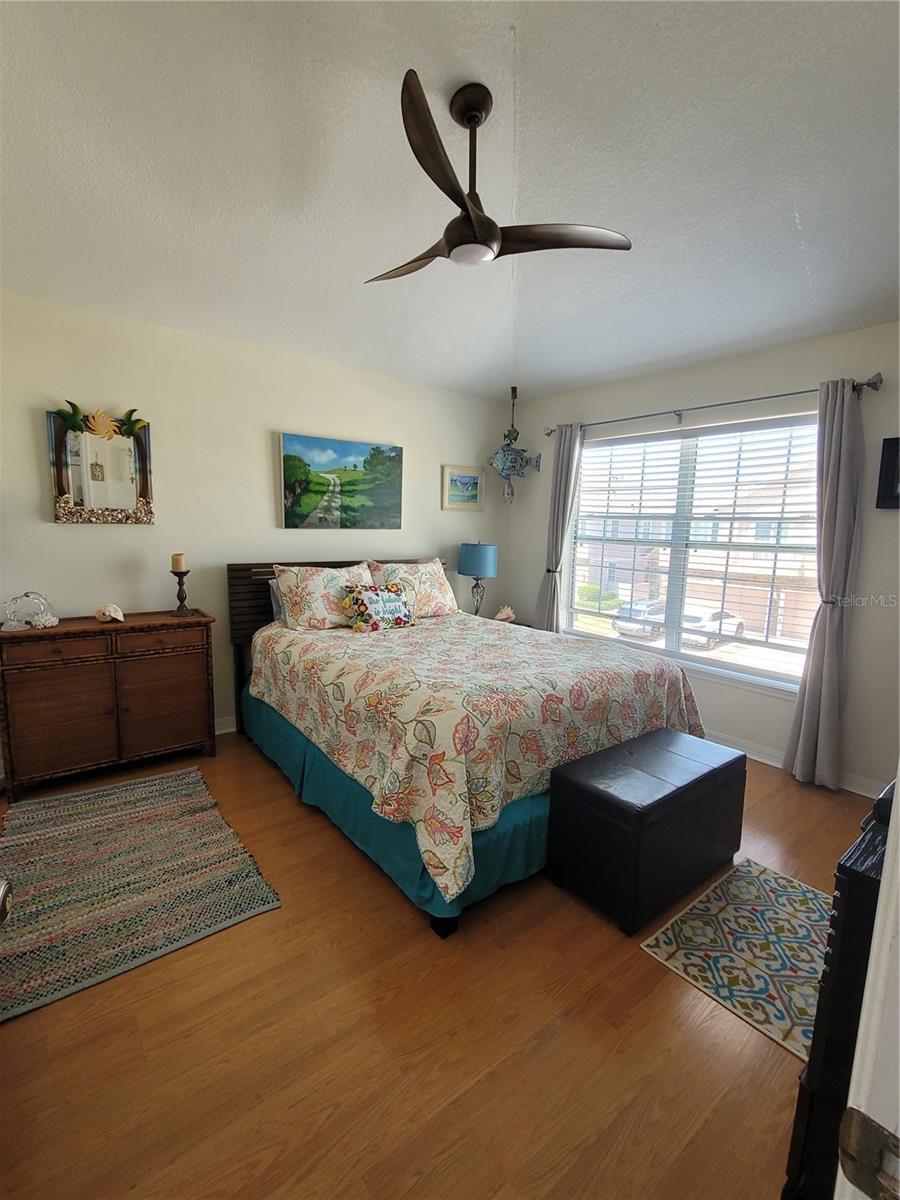 584 52ND AVE N, ST PETERSBURG, FL, 33703