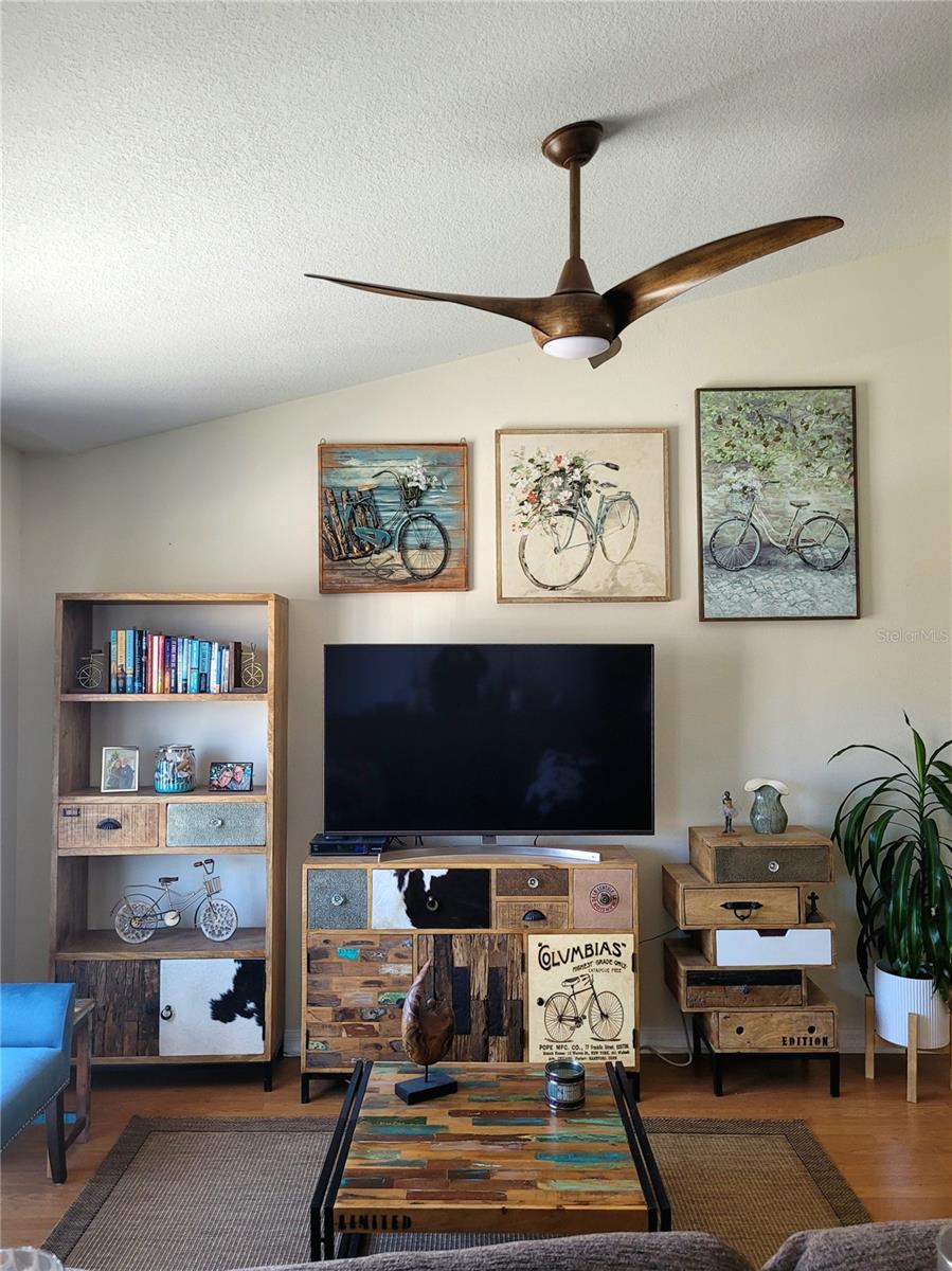 584 52ND AVE N, ST PETERSBURG, FL, 33703