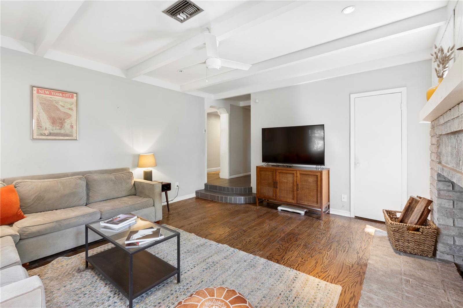 1222 E POWHATAN AVE, TAMPA, FL, 33604