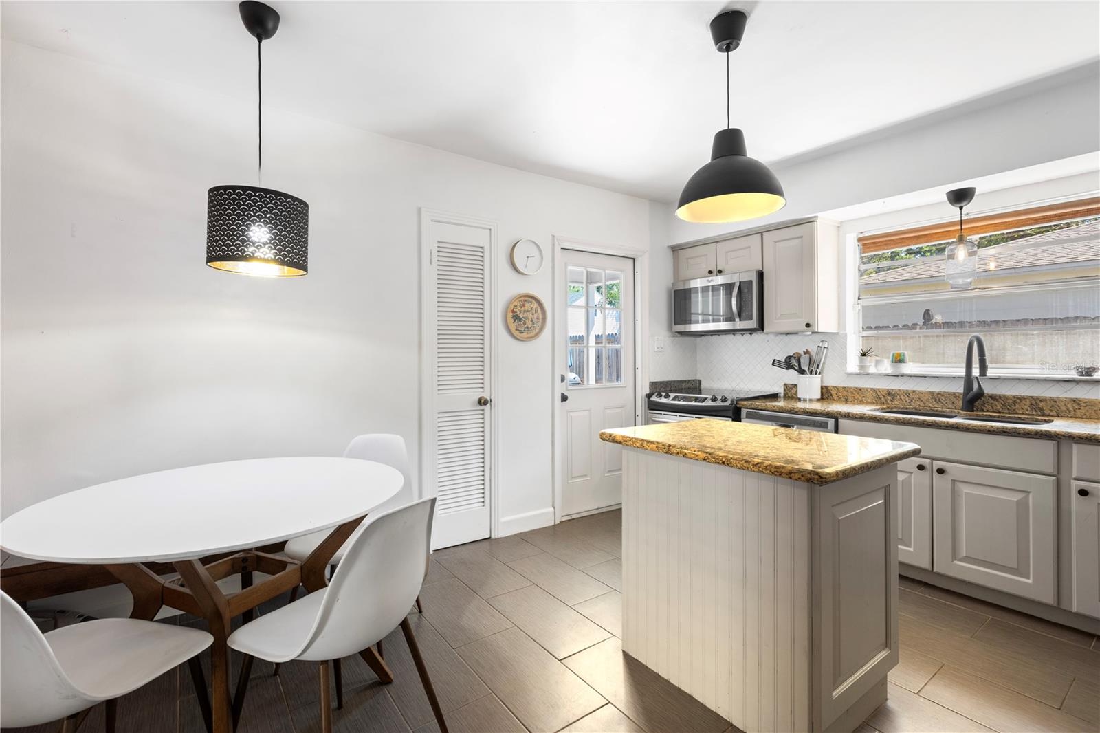 1222 E POWHATAN AVE, TAMPA, FL, 33604