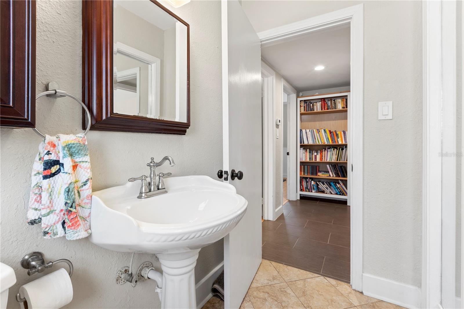 1222 E POWHATAN AVE, TAMPA, FL, 33604