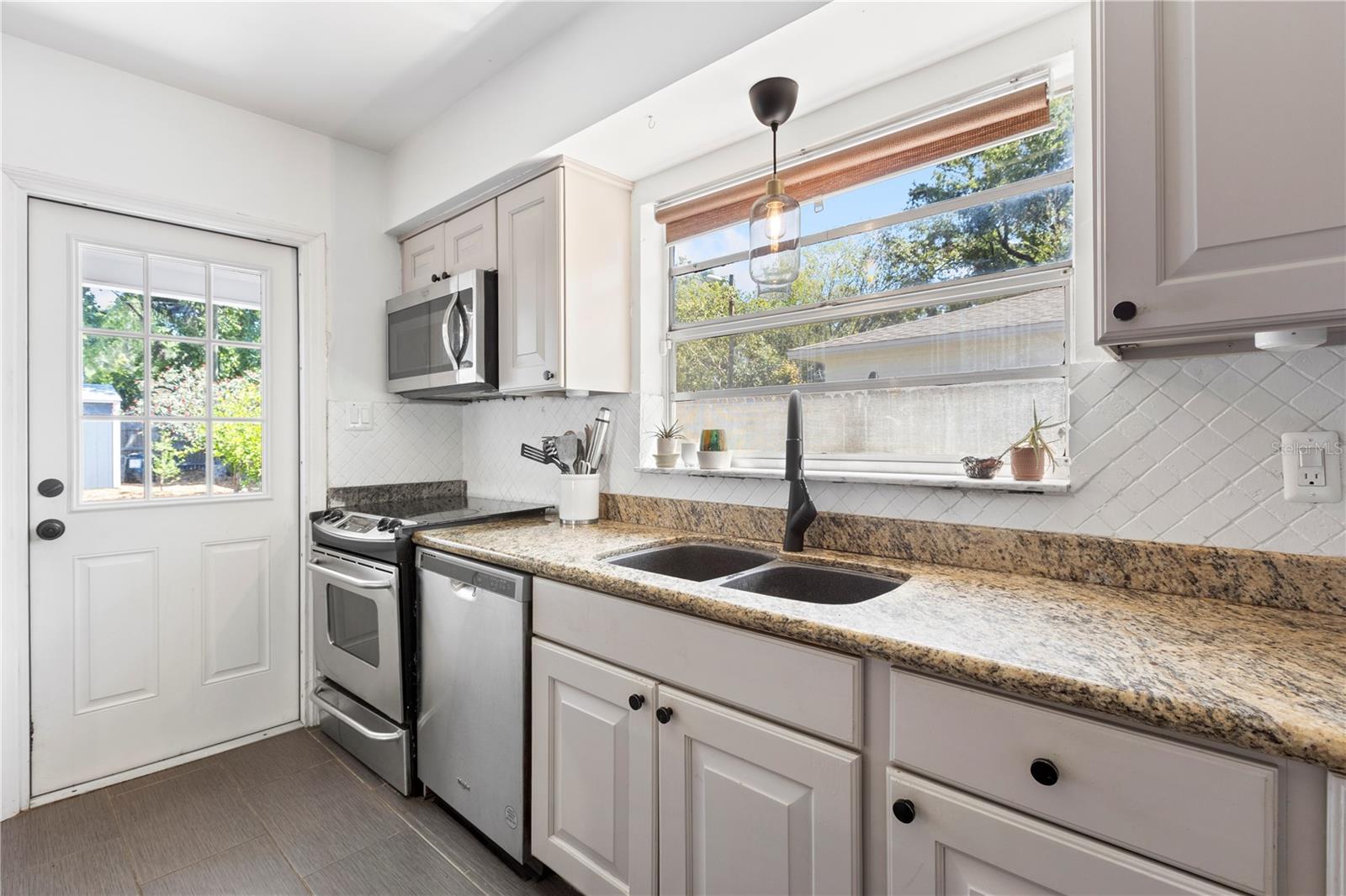 1222 E POWHATAN AVE, TAMPA, FL, 33604