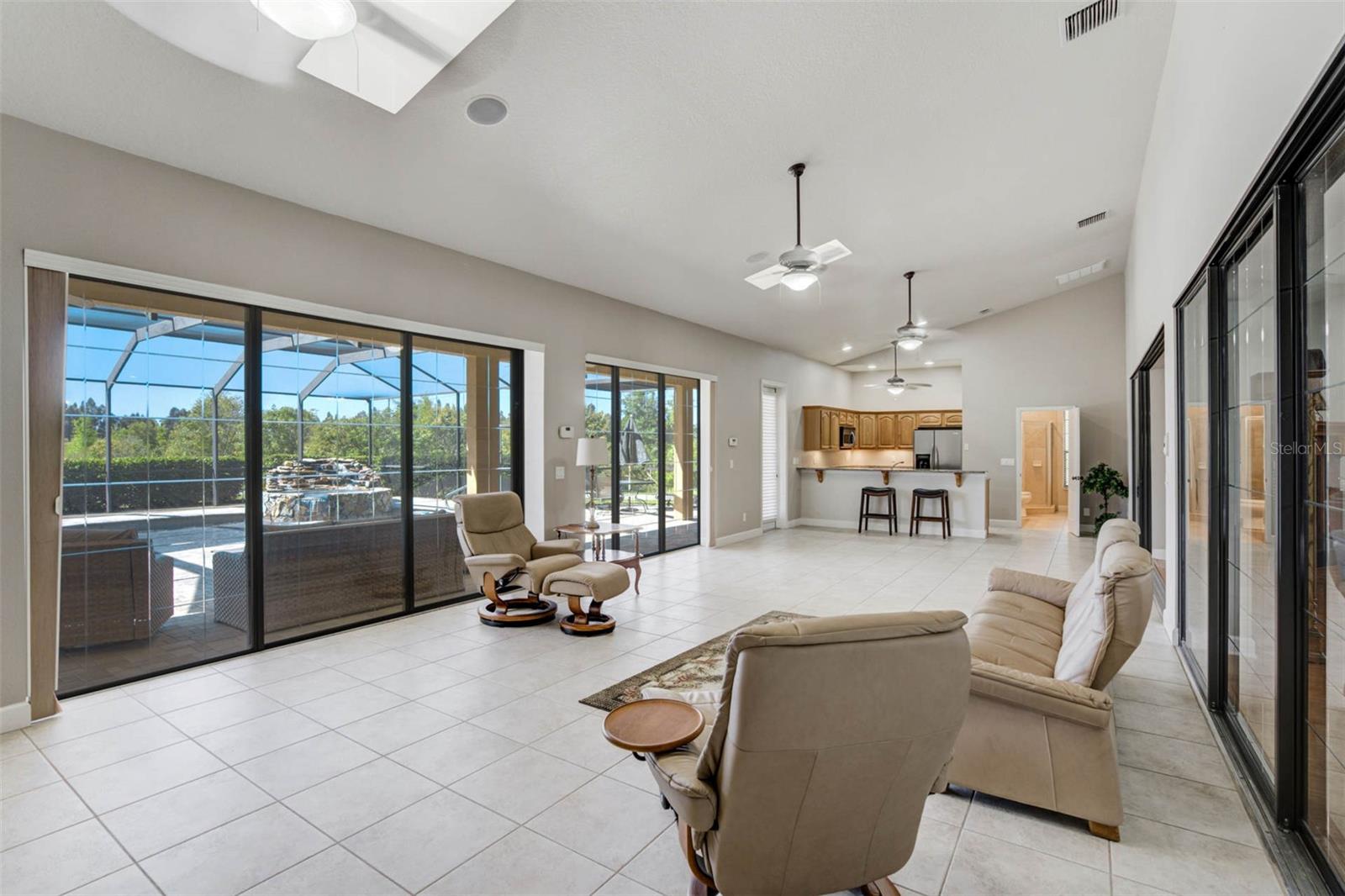 L4952200 Property Photo