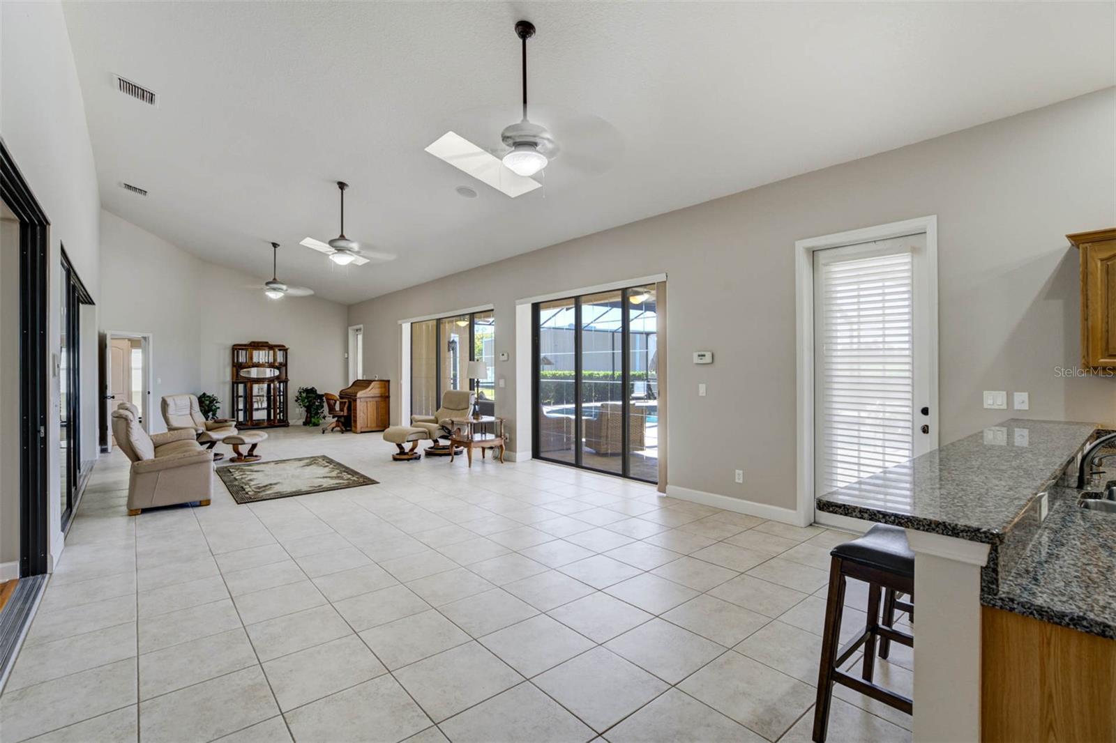 L4952200 Property Photo