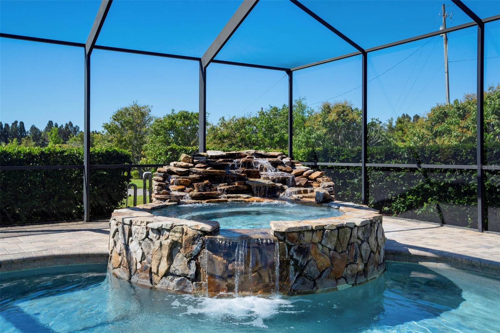 L4952200 Property Photo