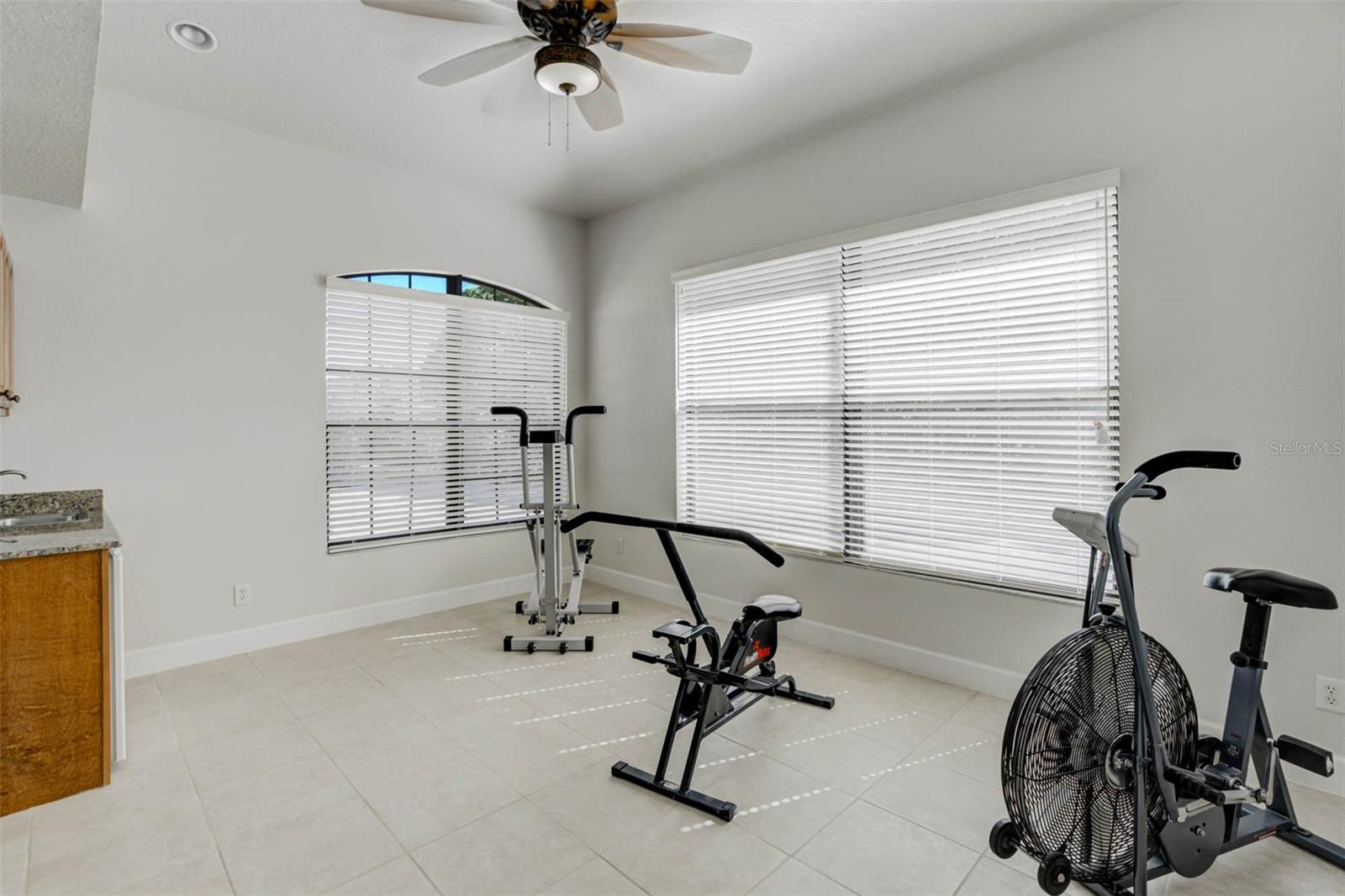 L4952200 Property Photo