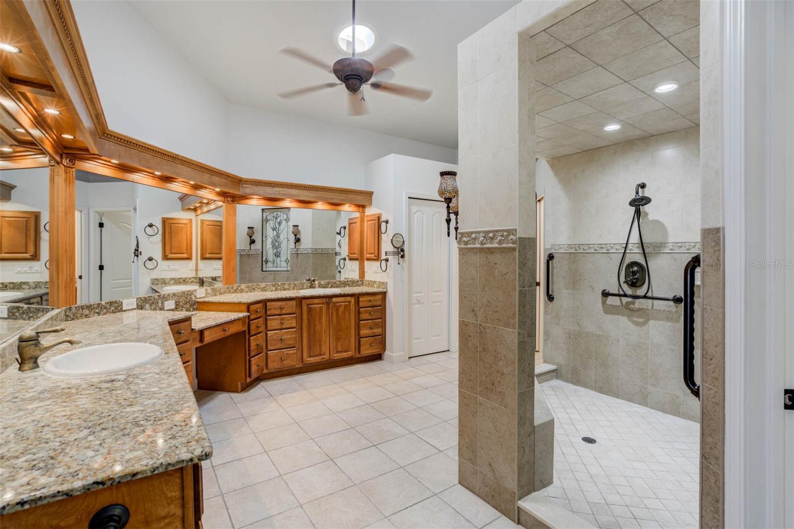 L4952200 Property Photo