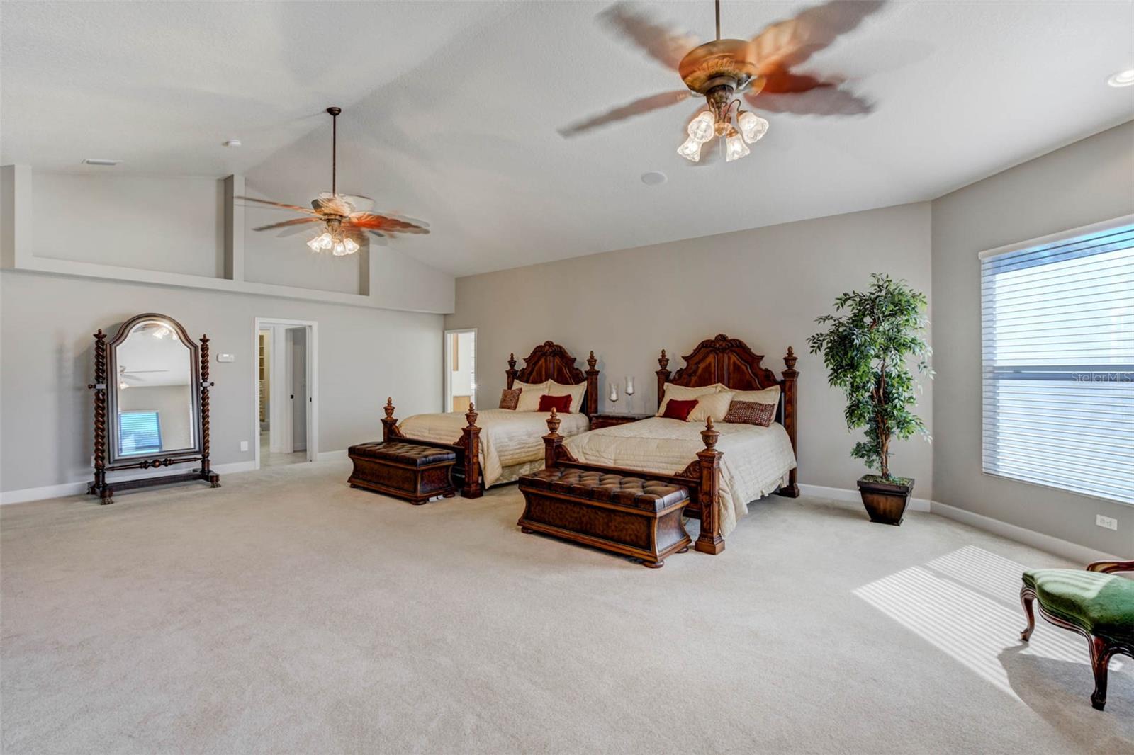 L4952200 Property Photo