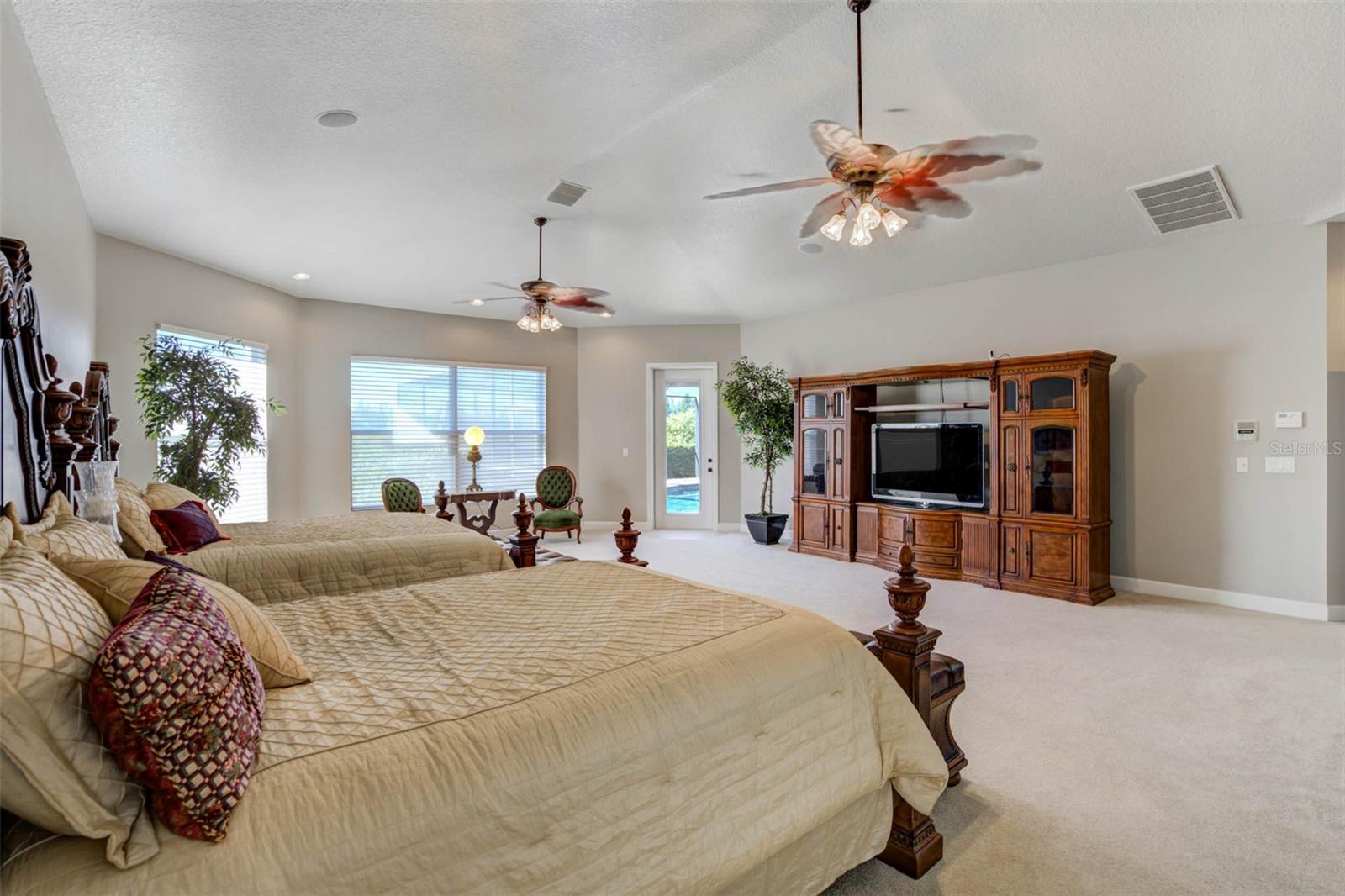 L4952200 Property Photo