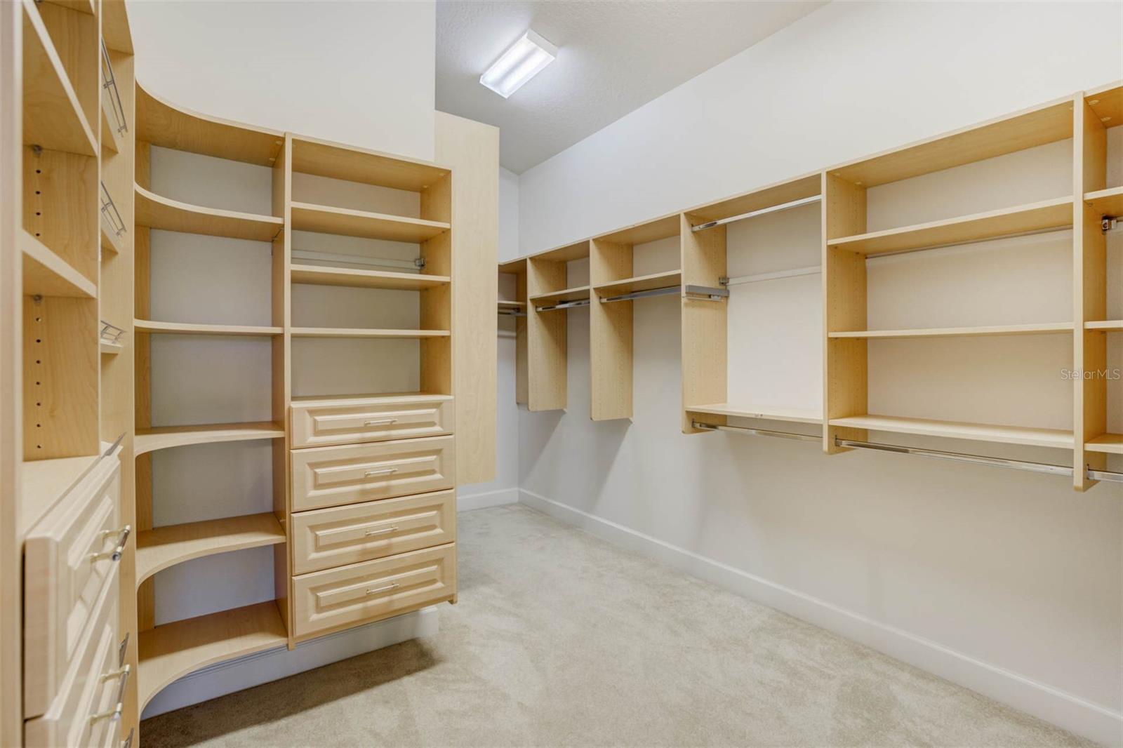 L4952200 Property Photo