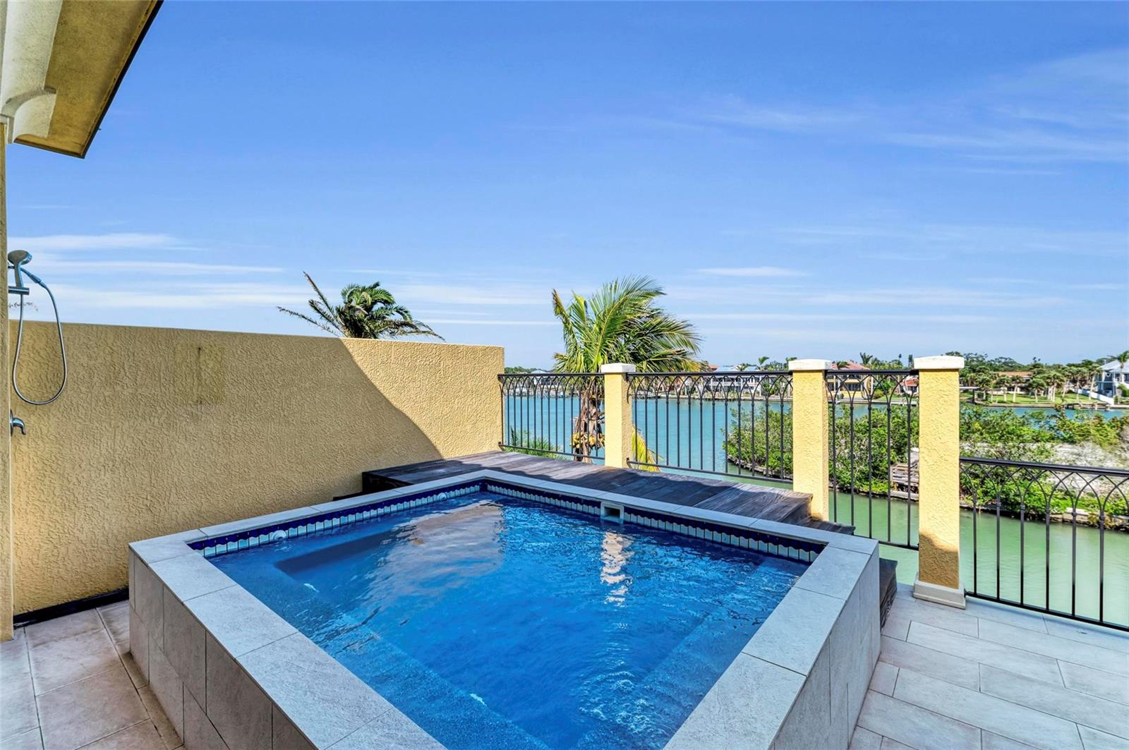 A4648844 Property Photo