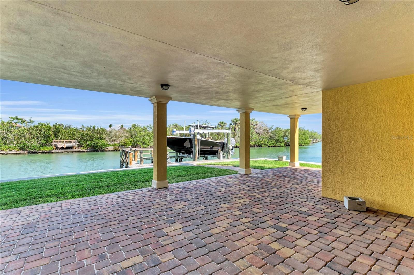 A4648844 Property Photo