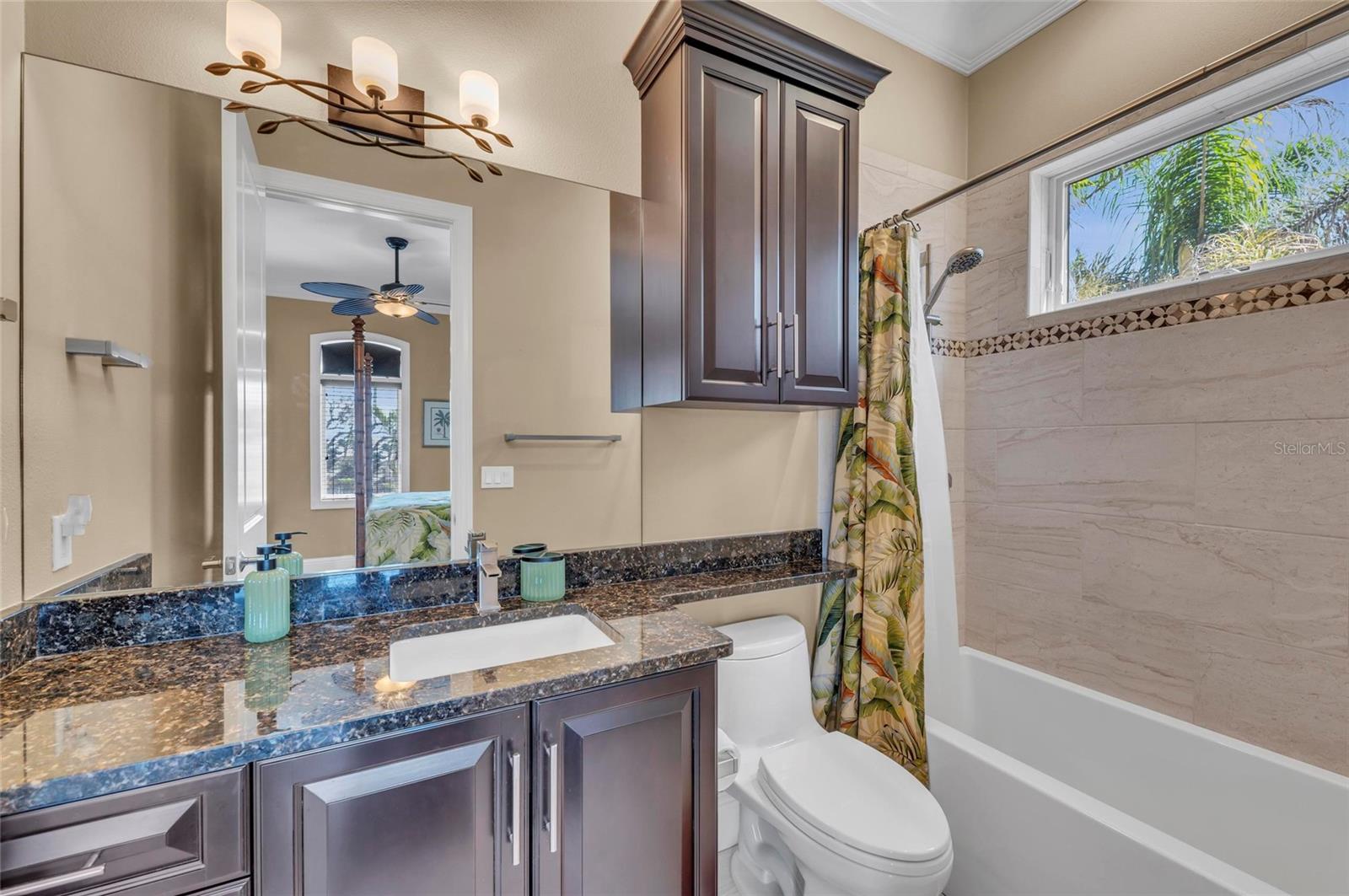 A4648844 Property Photo