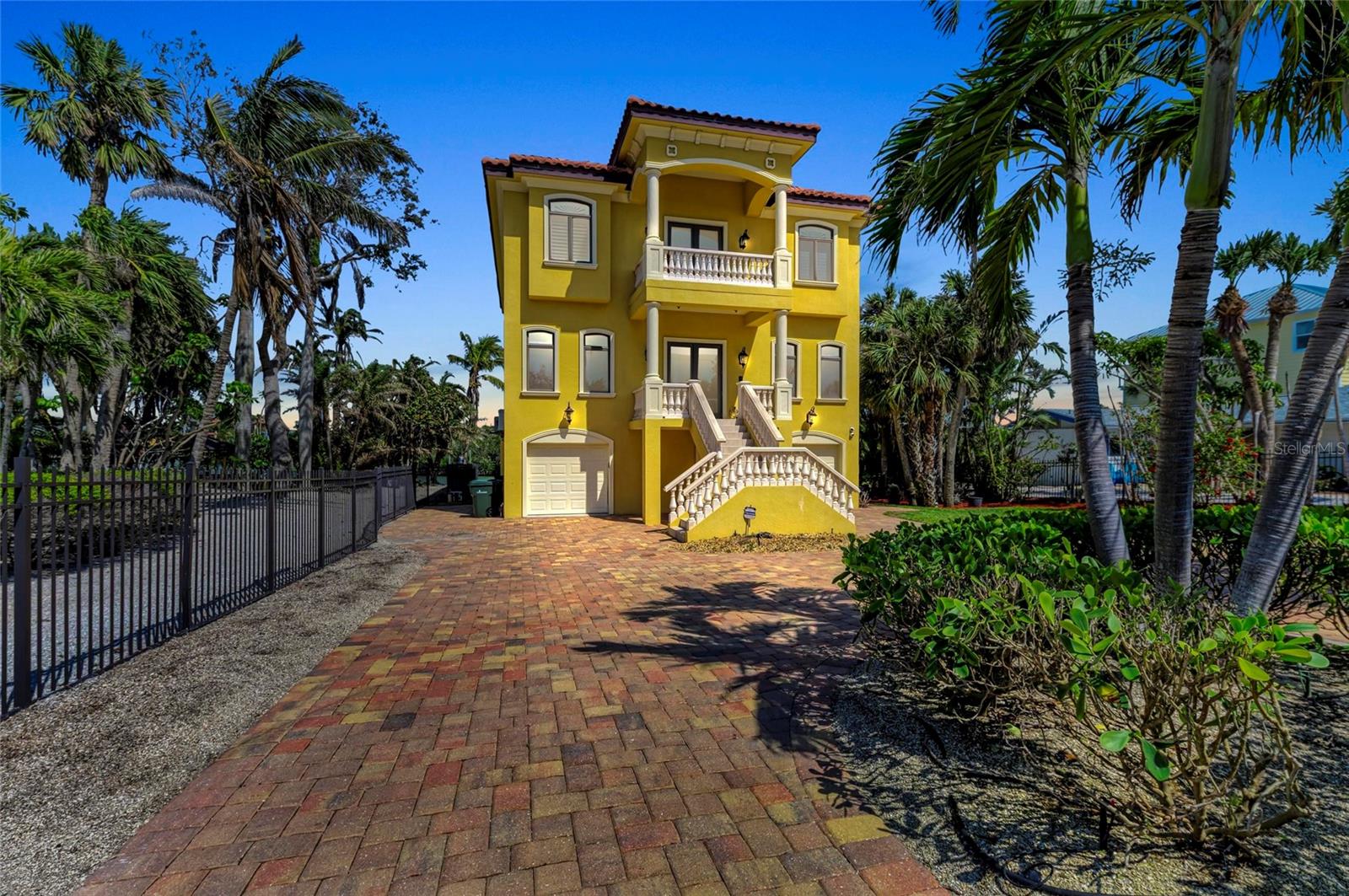 A4648844 Property Photo