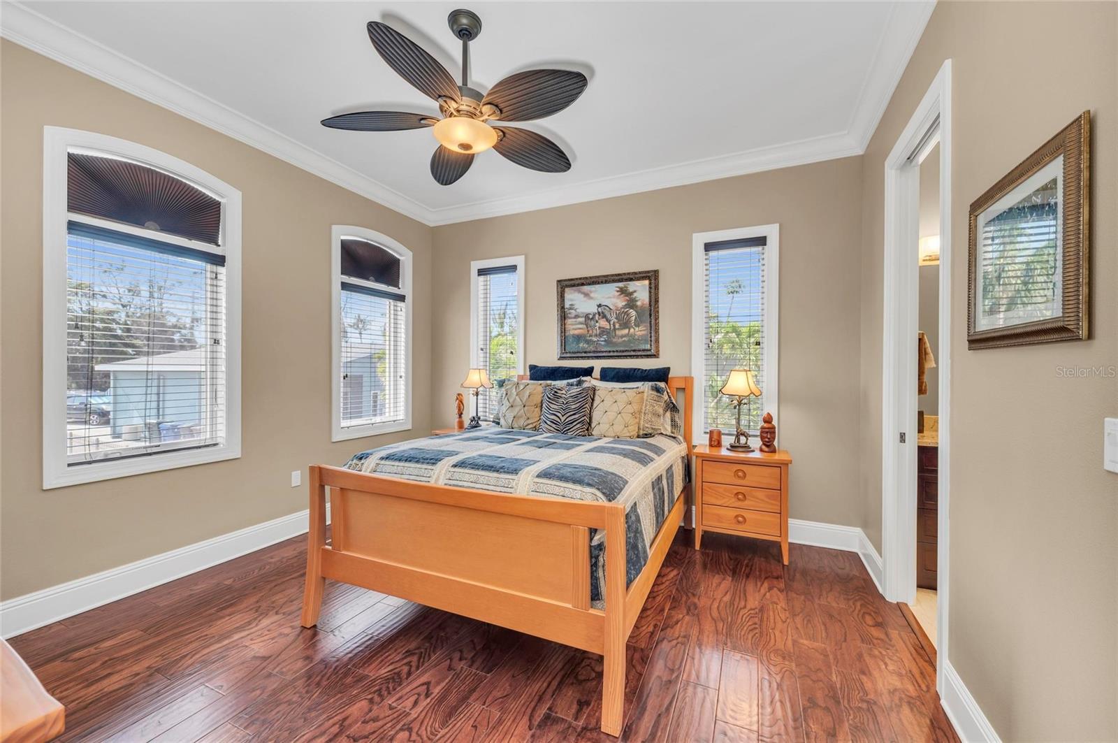 A4648844 Property Photo