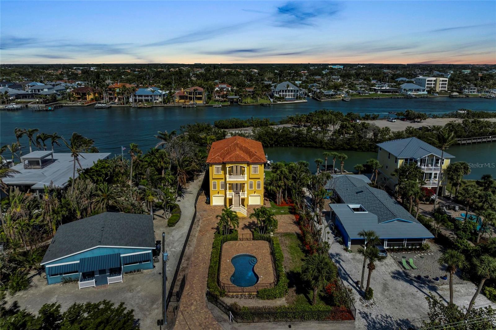 A4648844 Property Photo