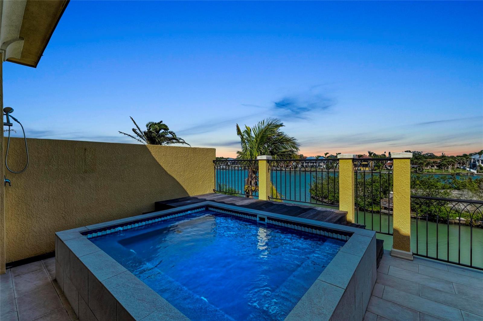 A4648844 Property Photo