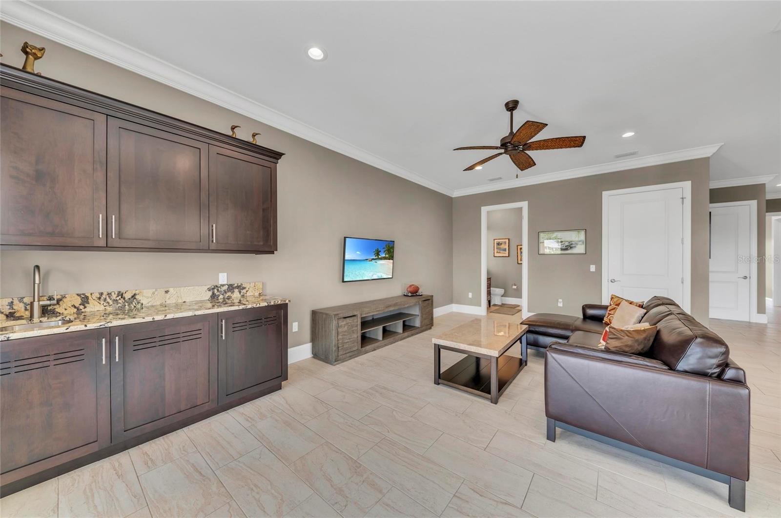 A4648844 Property Photo