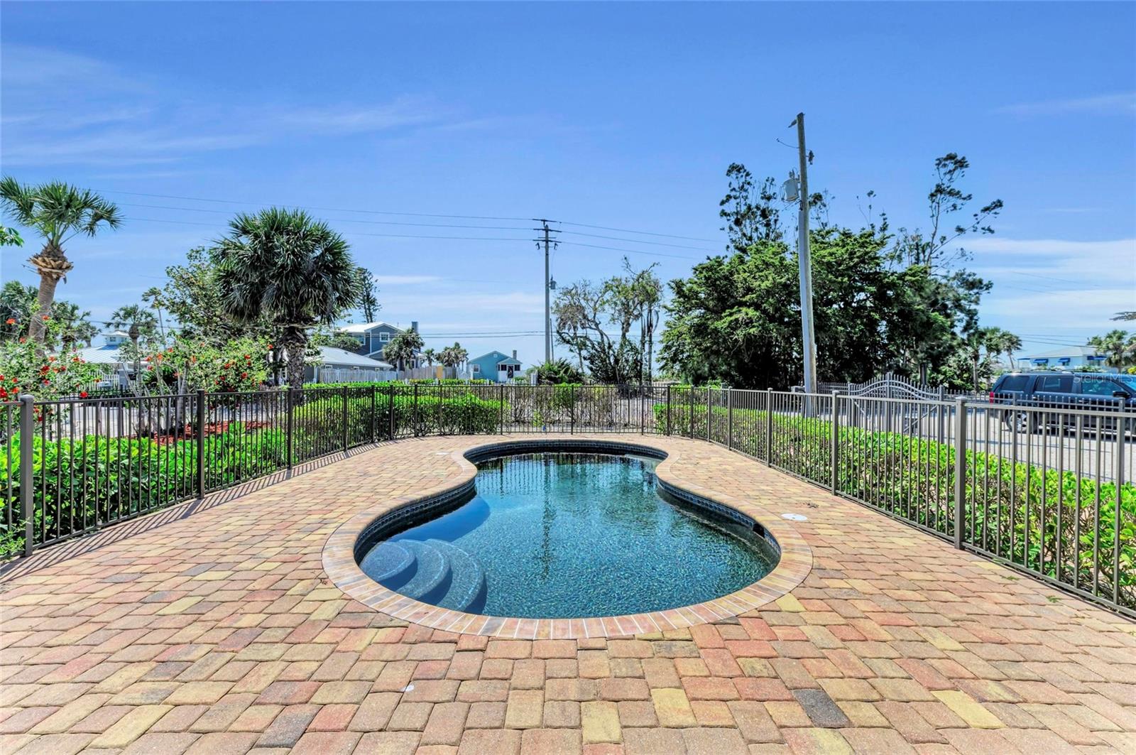 A4648844 Property Photo