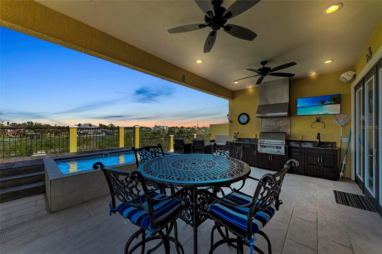 A4648844 Property Photo