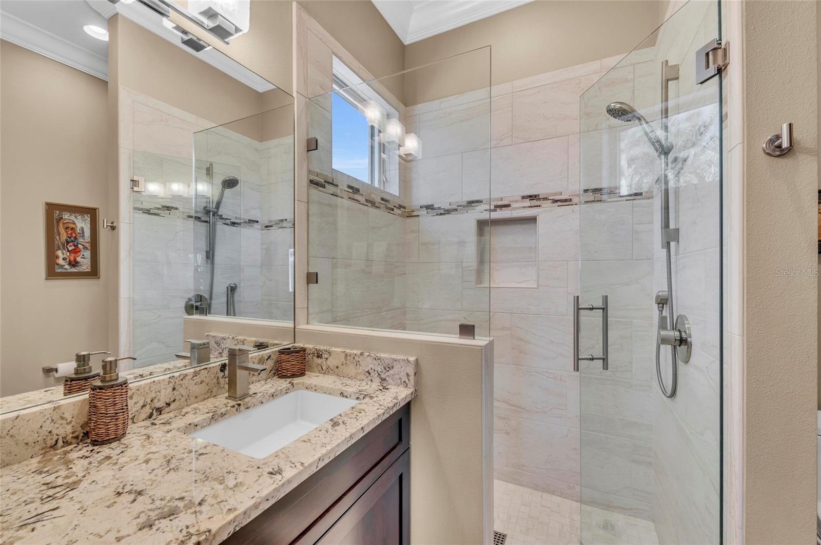 A4648844 Property Photo