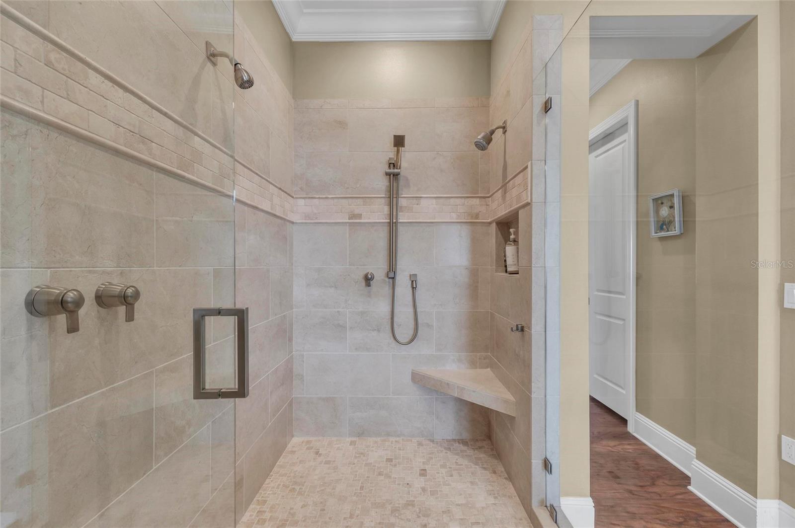 A4648844 Property Photo