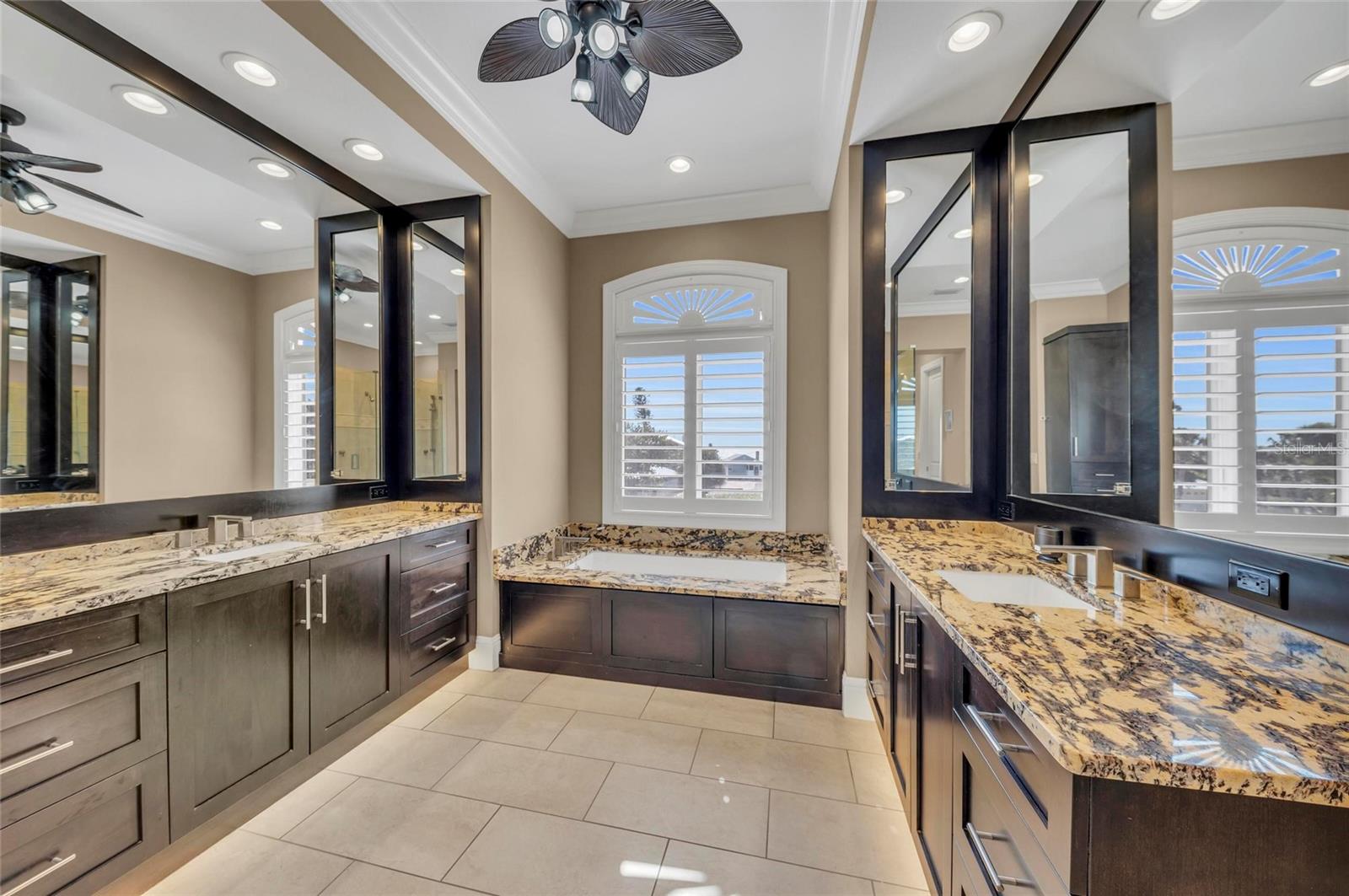 A4648844 Property Photo