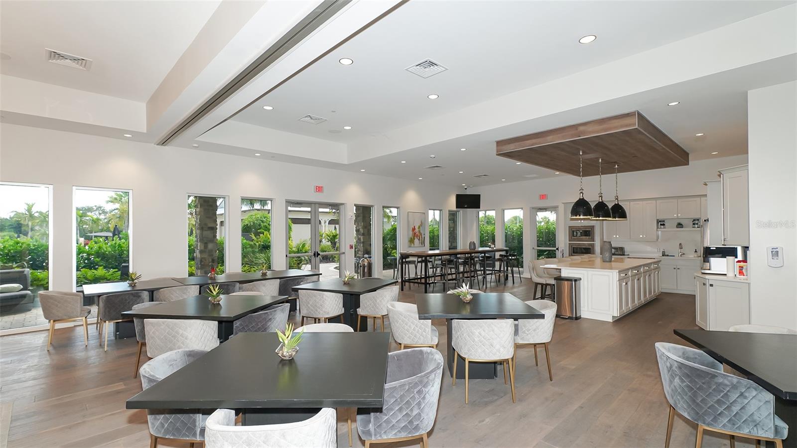 5424 CICERONE ST #204, SARASOTA, FL, 34238