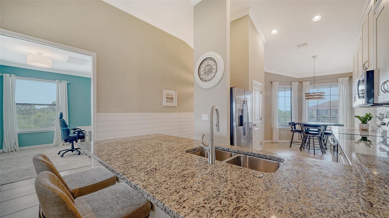 5424 CICERONE ST #204, SARASOTA, FL, 34238