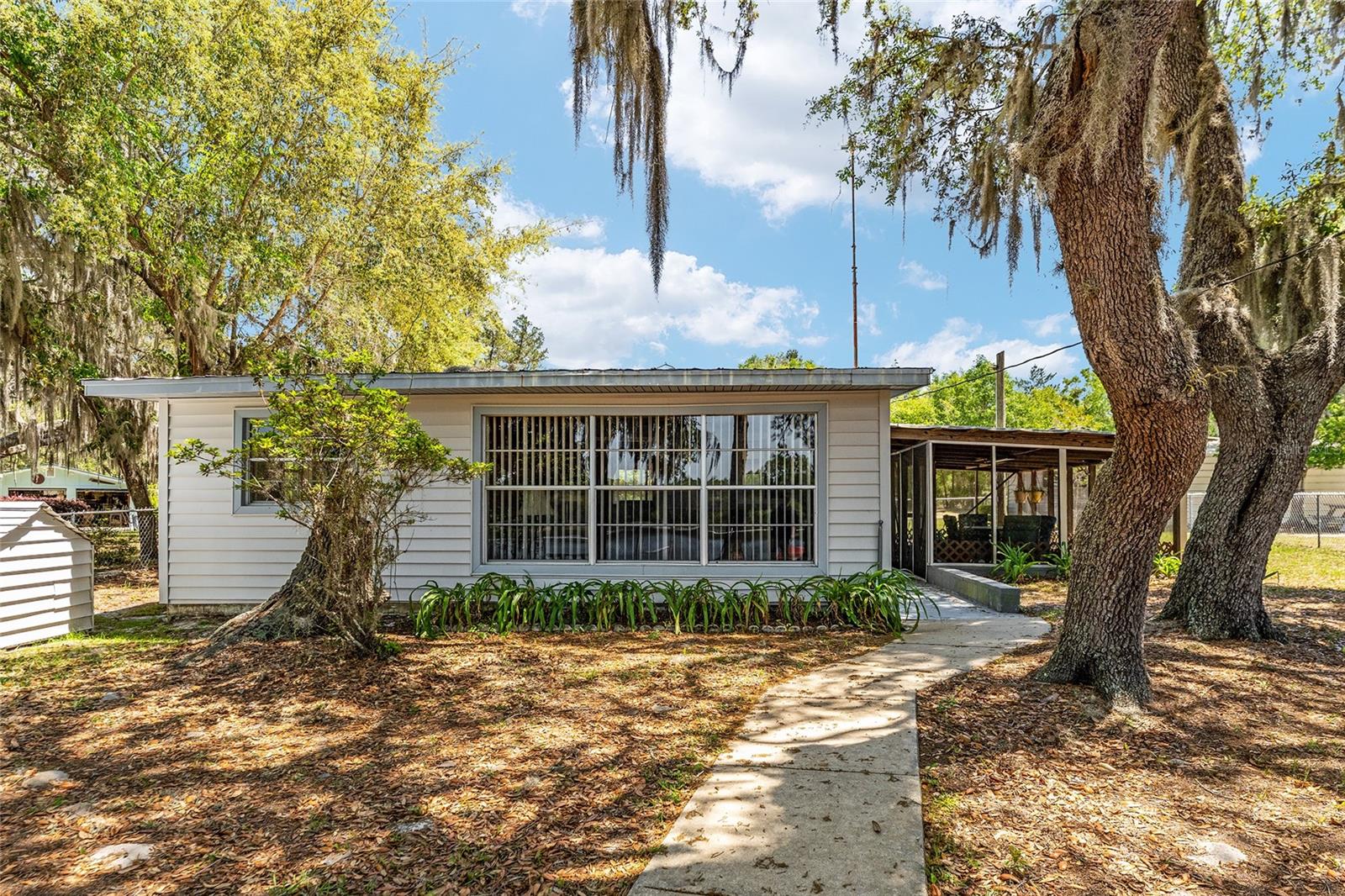 150 CLEARWATER LAKE RD, HAWTHORNE, FL, 32640