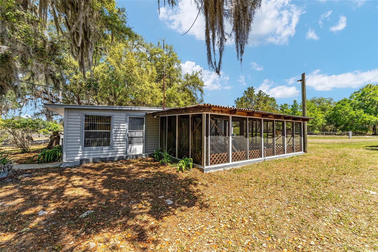 150 CLEARWATER LAKE RD, HAWTHORNE, FL, 32640