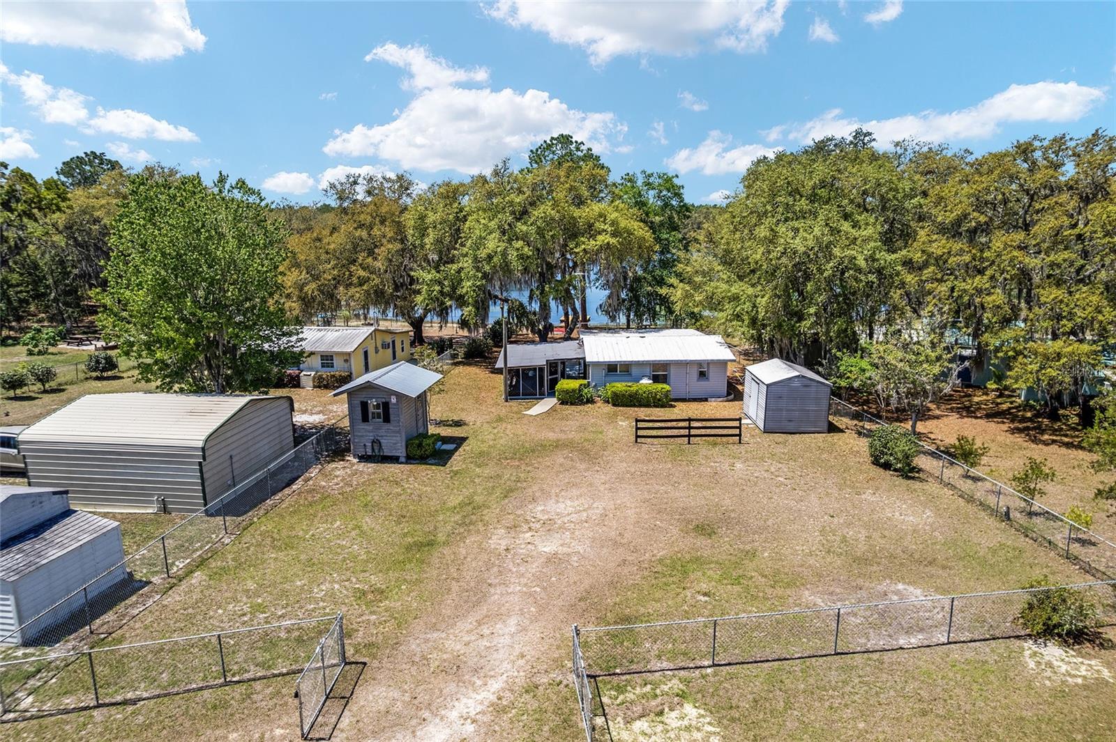 150 CLEARWATER LAKE RD, HAWTHORNE, FL, 32640