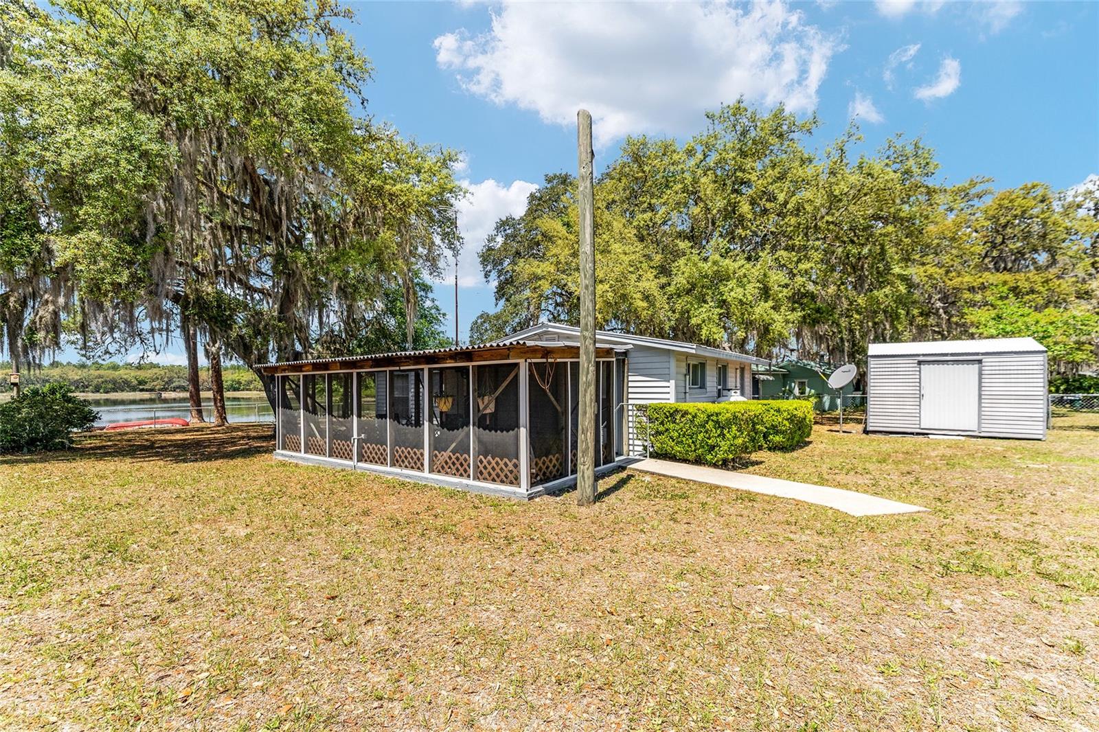150 CLEARWATER LAKE RD, HAWTHORNE, FL, 32640