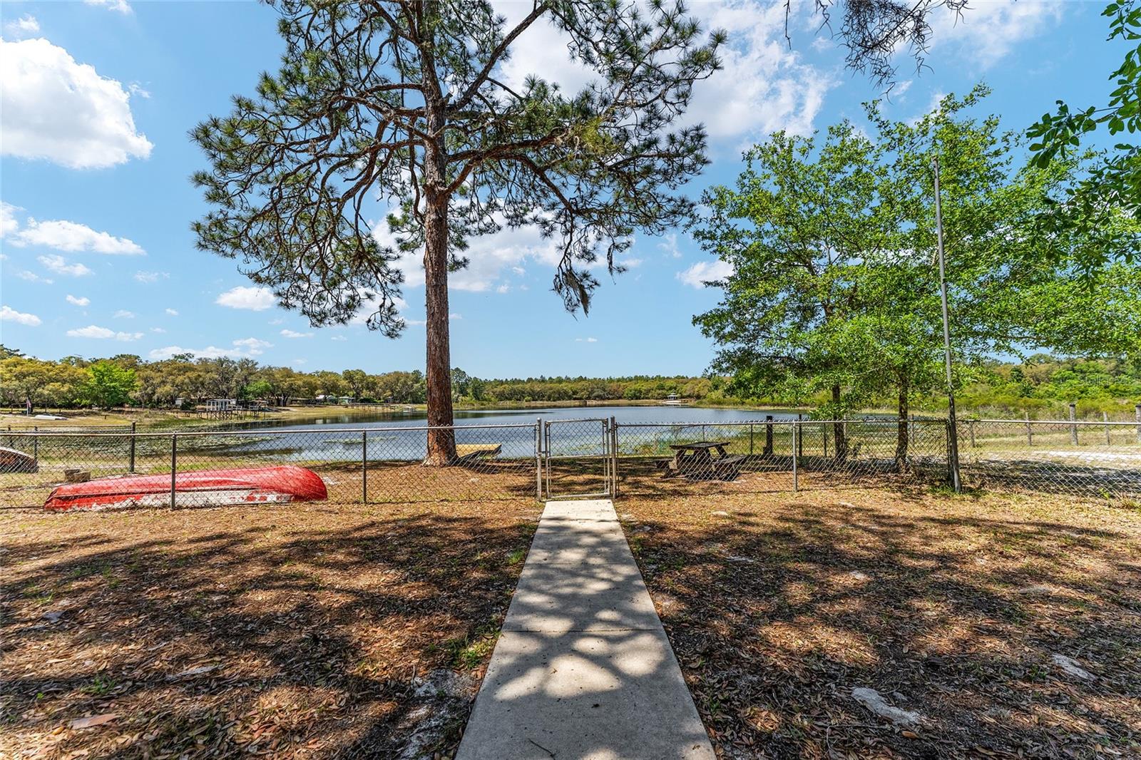 150 CLEARWATER LAKE RD, HAWTHORNE, FL, 32640