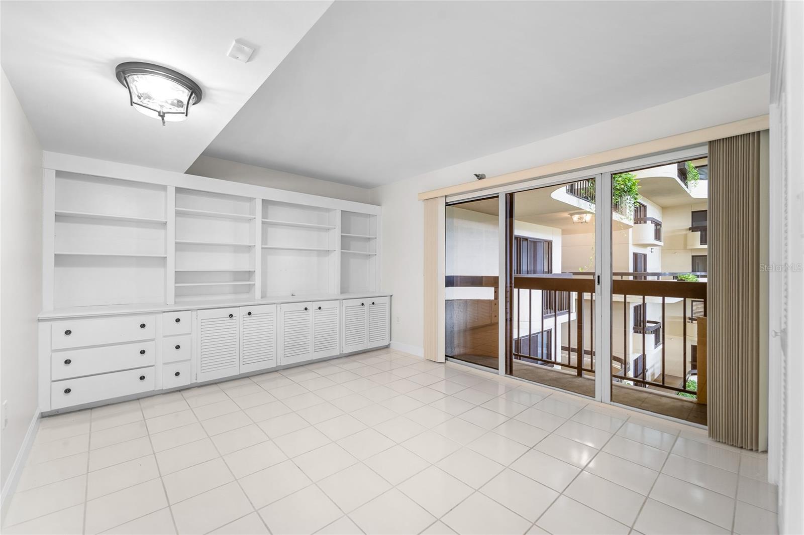 Secondary bedroom